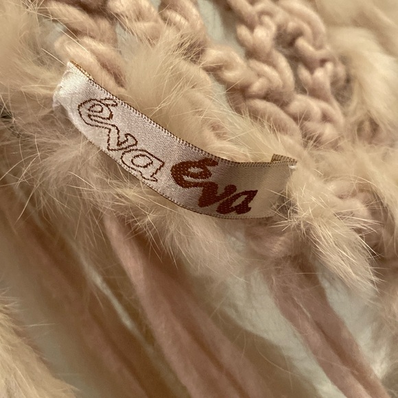 Eva Eva knit 🧶 and fur asymmetrical Poncho - Picture 9 of 10